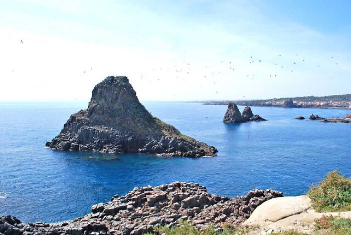 Il tour virtuale in 3D dell'Isola Lachea dei Faraglioni e della Grotta Monello