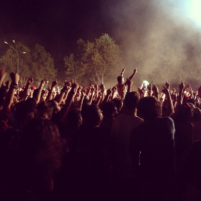 Catania si scatena con il rap di J-Ax in concerto alla Villa Bellini