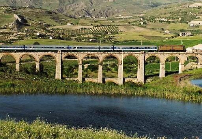 Ragusa, il comitato che punta a fare collegare in treno gli aeroporti di Comiso e Catania programma la prima riunione