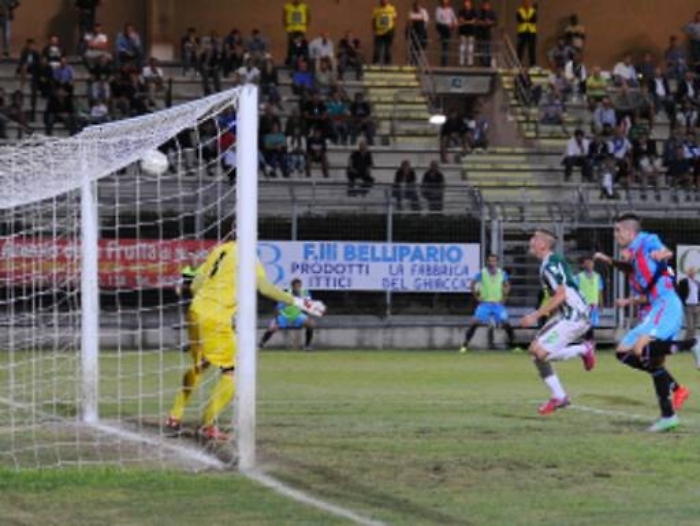 La Procura federale ha deferito il Catania &laquo;La fideiussione non &egrave; documentata&raquo;