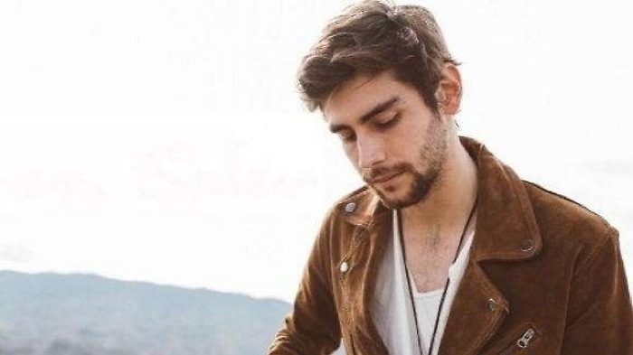 La colonna sonora dell&rsquo;estate tra i Kolors e Soler &egrave; sfida tormentone