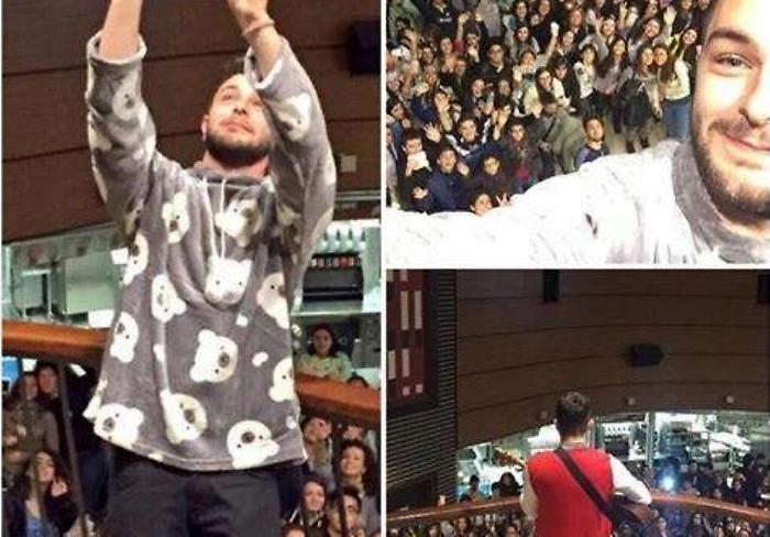 Lorenzo Fragola fa colazione in pigiama da McDonald’s a Catania: fan in delirio