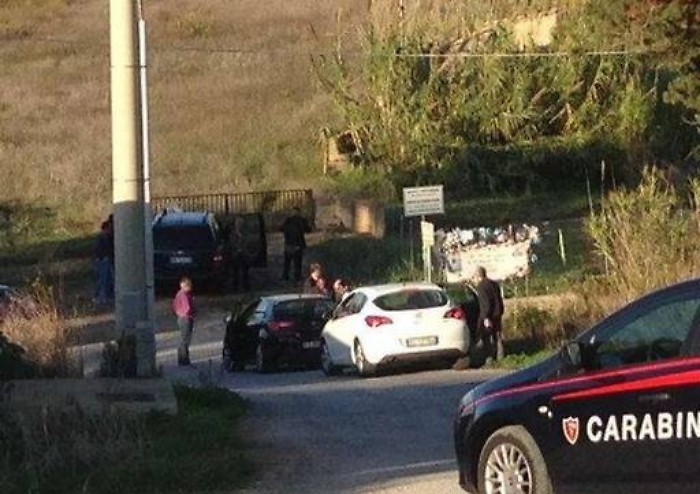 Loris, Veronica torna con la polizia sul luogo del delitto in cerca dello zainetto