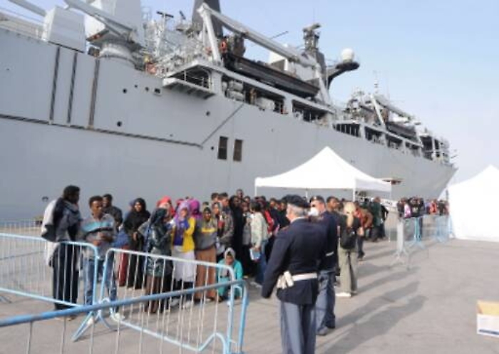 Naufragio: ad Augusta le 17 salme Migranti a Pozzallo e a Catania