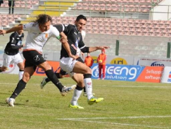 Nella calza della Befana il Messina trova 3 punti per riprendere la corsa verso la salvezza