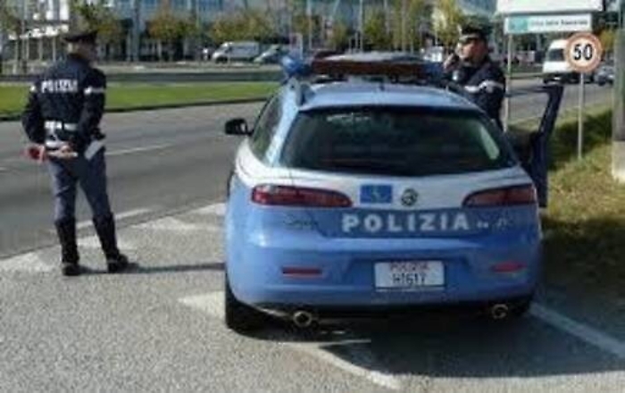 Novantenne percorre 10 km contromano della A 29: fermato