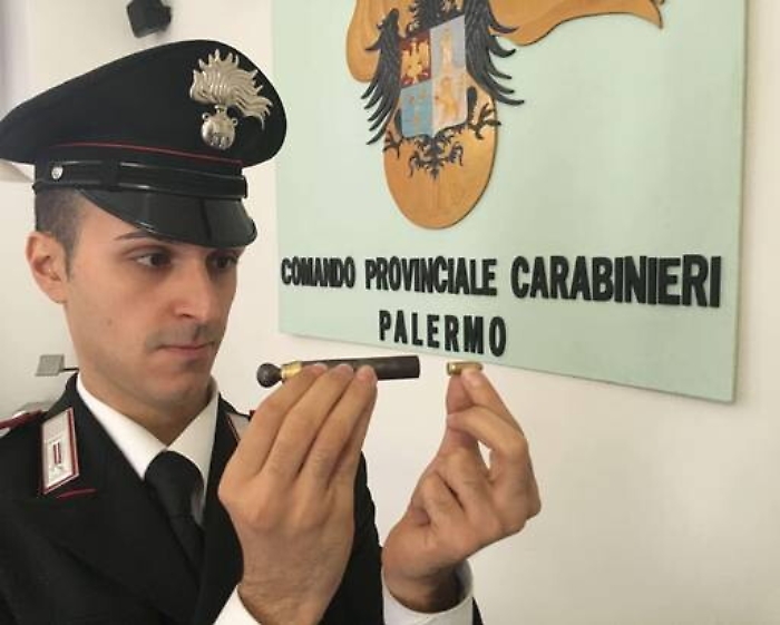 Palermo, penna pistola in casa: arrestato