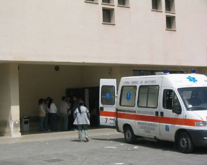 Palermo, tenta di entrare in casa da balcone e cade, ricoverato in ospedale