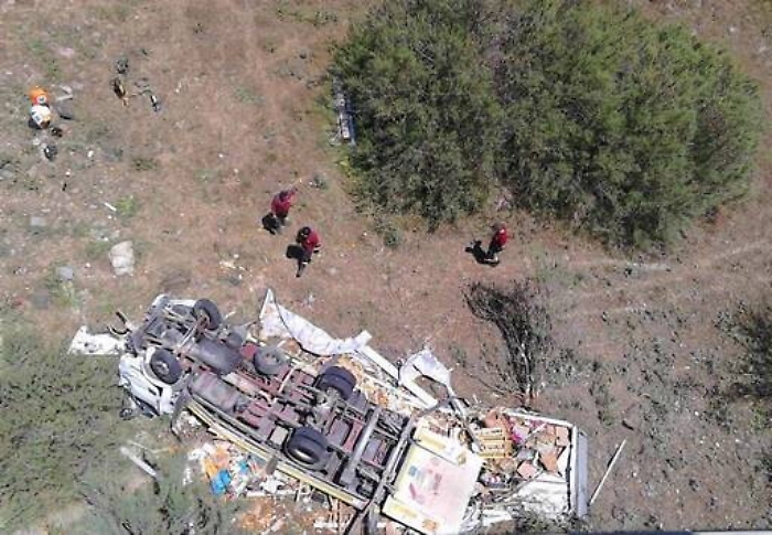 Precipitano dal viadotto Irosa lungo la A19 Morti i due camionisti, erano padre e figlio