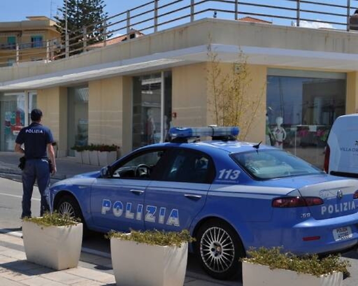 Ragusa, esce per un funerale e le rubano un televisore