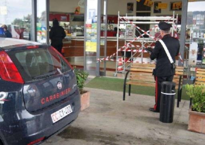 Solarino, furto con spaccata a tabaccheria: carabinieri indagano