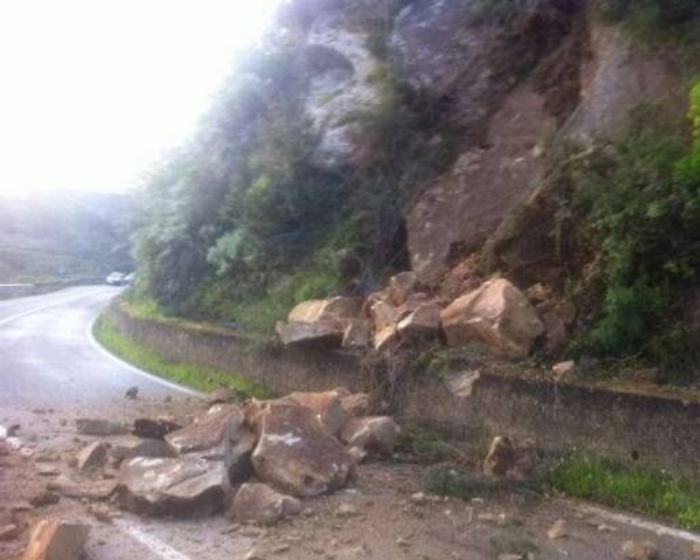 Statale 113 chiusa per frana a Tindari