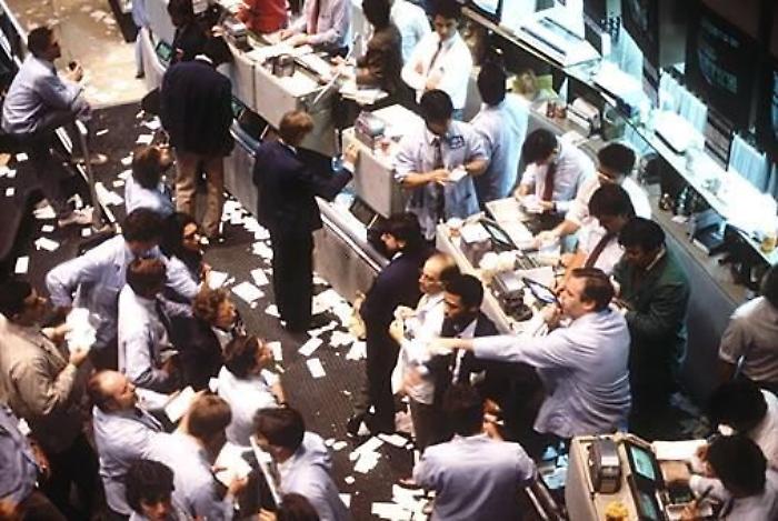 La befana porta ancora carbone. Milano si sgonfia nel finale: - 0,25%