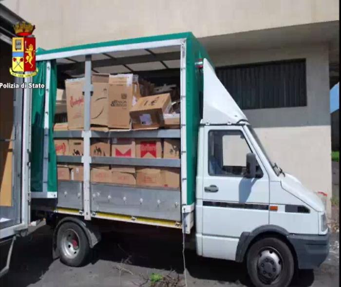 Misterbianco, fermato camion con 200 mila euro di refurtiva