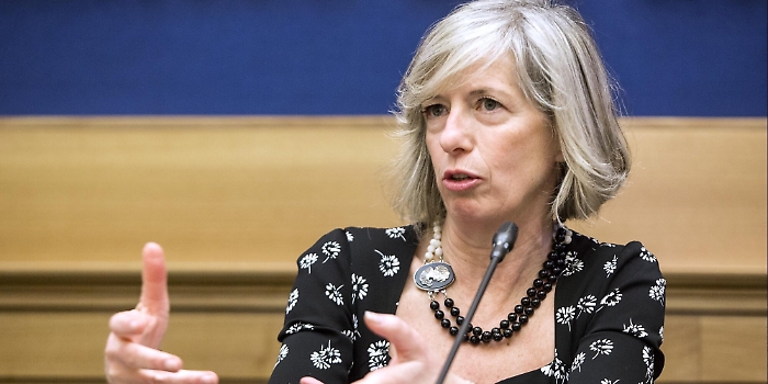 Il ministro e i prof trasferiti: «1400 rientreranno in Sicilia, non si parli solo di "deportati" al Nord»