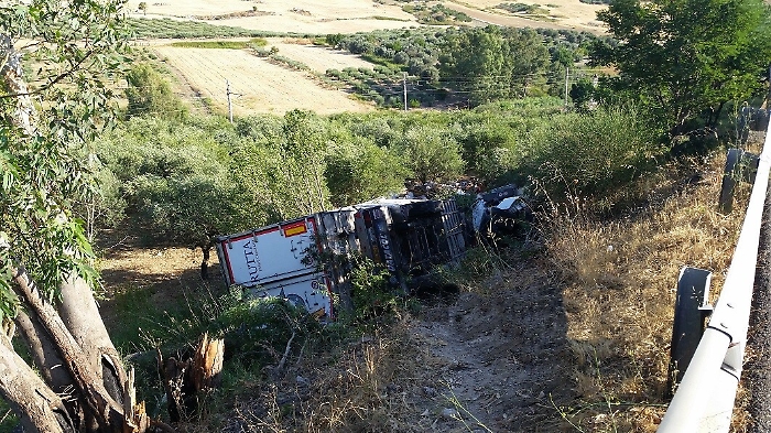 Ss 189, camion contro furgone Muore un 29enne di Cammarata