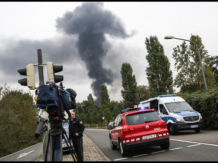 Germania: esplosione porto Ludwigshafen, feriti e dispersi