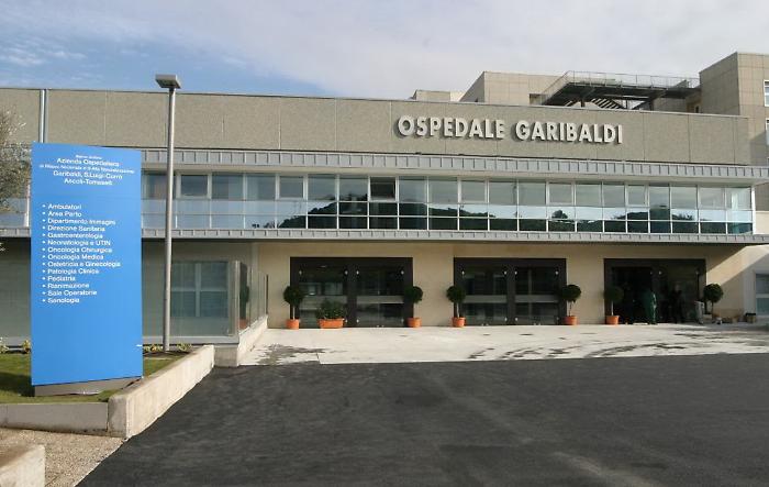 Violenta reazione cutanea dopo bagno a Marina di Cottone: in fin di vita un ragazzino di undici anni