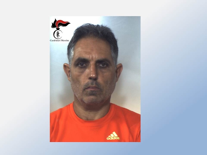 Chiede aumento in nero e al rifiuto dell'affittuario tenta di ucciderlo a colpi d'ascia