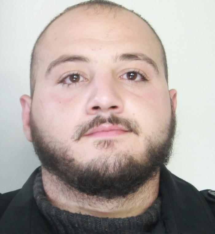 Pistola contro titolare bar a San Giorgio: rapinatore bloccato da Polizia