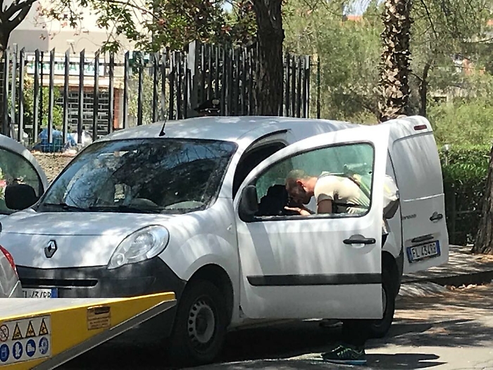 Patern&ograve;: spari in pieno giorno, forse un avvertimento