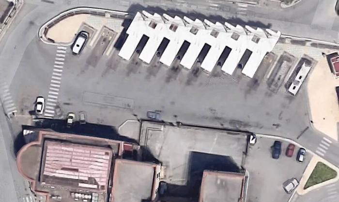 Cambia volto la stazione degli autobus di piazza Fratelli Rosselli