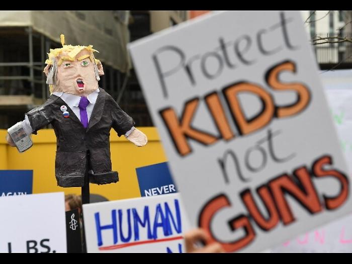 Trump in Gb, scatta macchina protesta