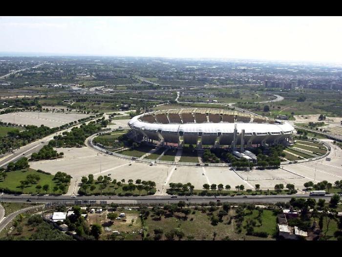 Calcio: Bari, 3mln per salvare il club