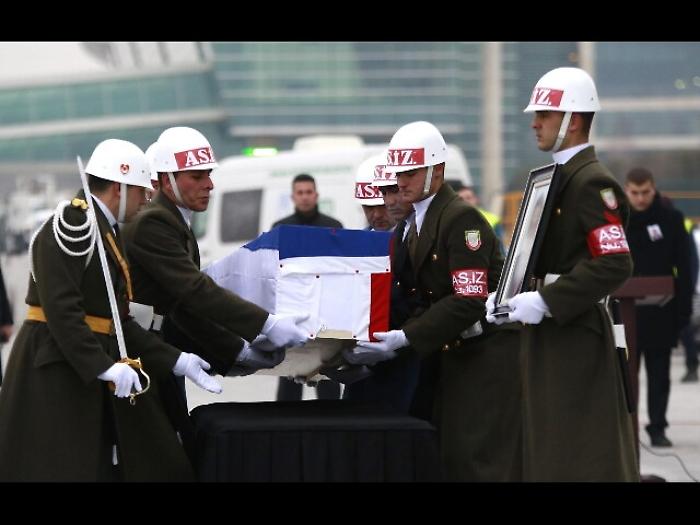 Ambasciatore: domani Putin al funerale