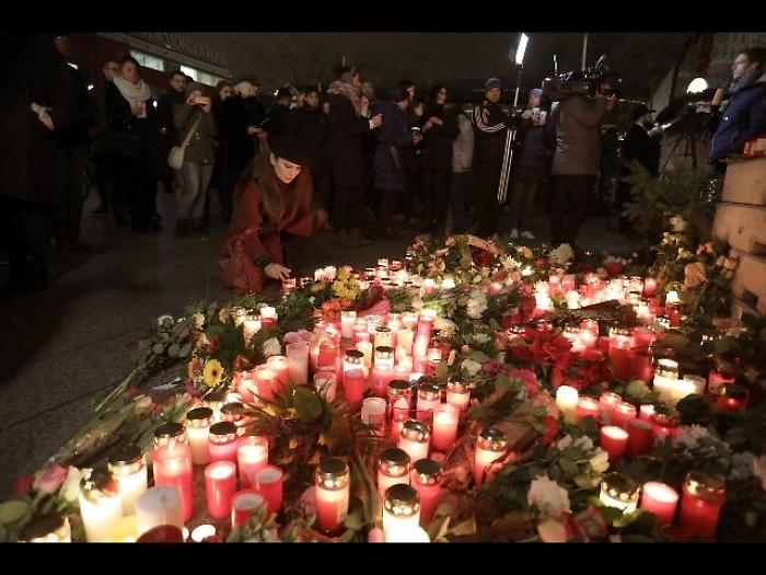 Berlino, campane chiamano raccolta citt&agrave;