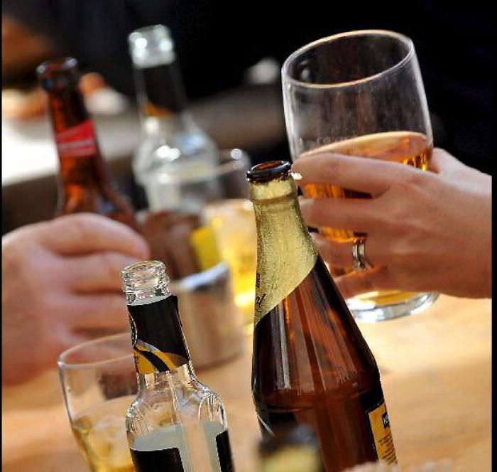 Alcol ai minori e recidiva: il questore chiude due locali della movida
