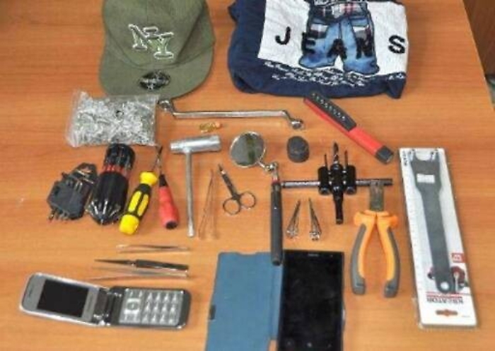 Acireale, denunciato ladro hi-tech: duplicava chiavi filamando la gente