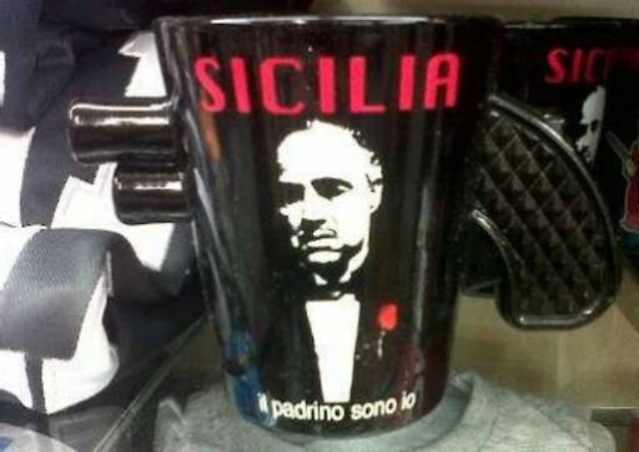 ”Basta con i souvenir mafiosi” La campagna di Rete 100 Passi