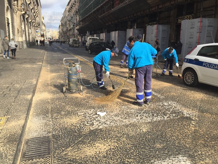 Catania, verso la conclusione lavori per la rimozione della cera