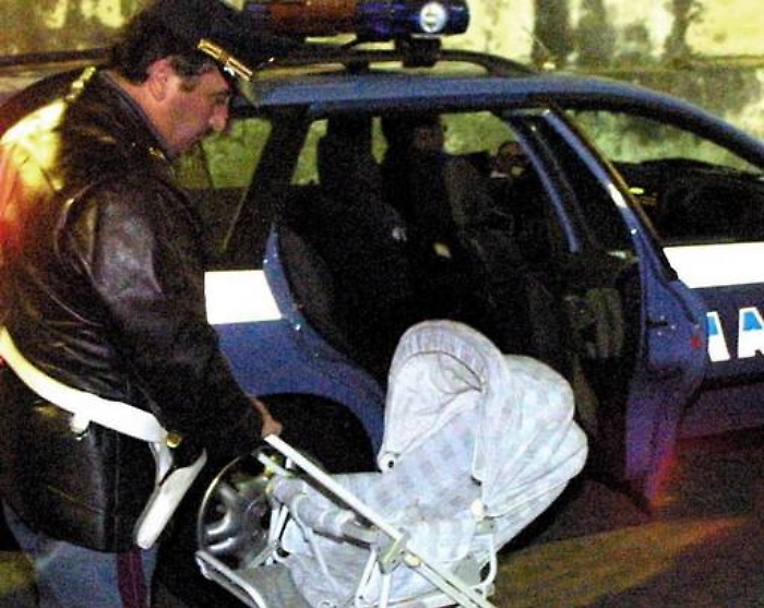 Caltanissetta, nascondeva droga nel passeggino del figlio, arrestato