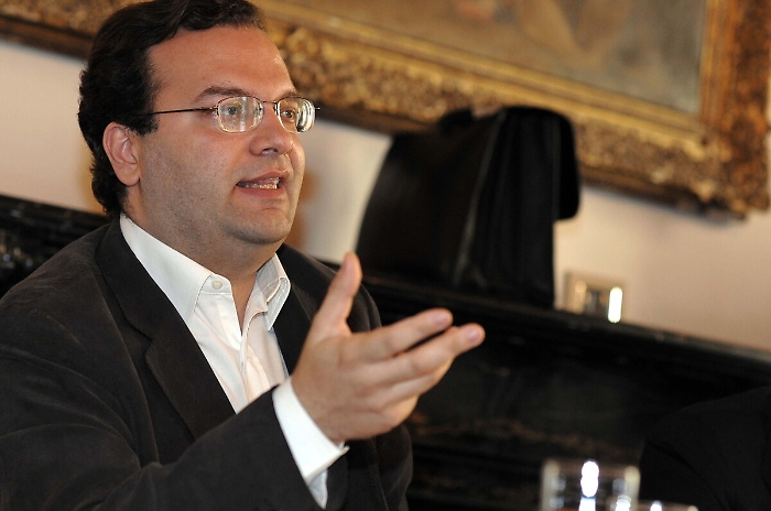 Esposto M5S su fondi Regione a societ&agrave; riconducibili al regista Enrico Castiglione