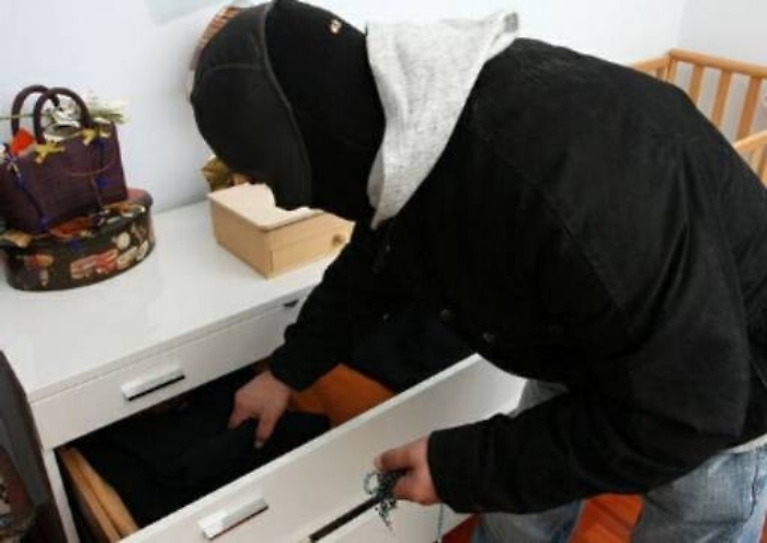 Catania, 20 furti in casa al giorno rom e “locali” si dividono la città