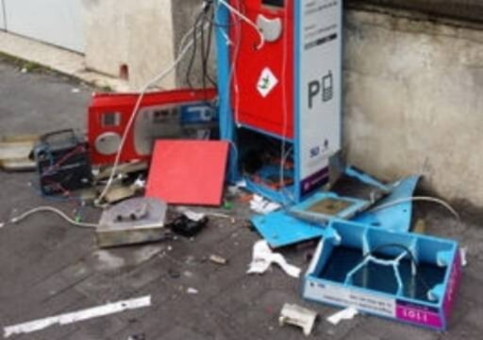 Catania, distrutti 18 parcometri Bianco: «E’ un raid organizzato»