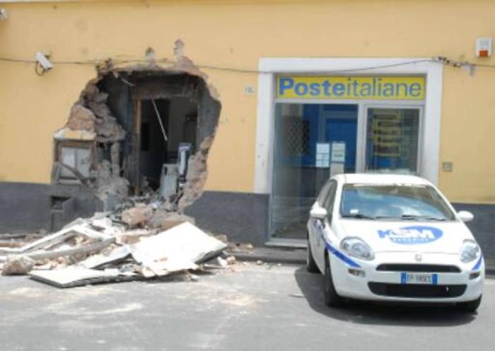 Catania, la banda del bancomat “preleva” uno sportello alle Poste