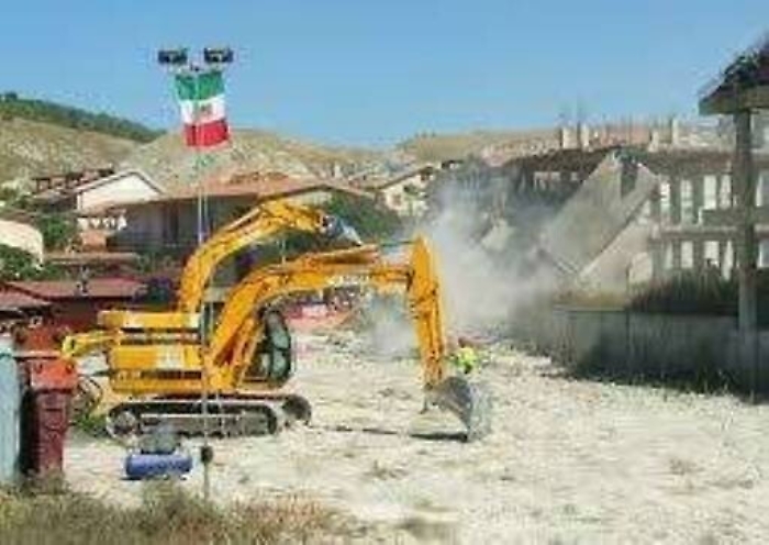 Demolizione abusi nella Valle dei Templi Il Comune fa sul serio e appalta i lavori