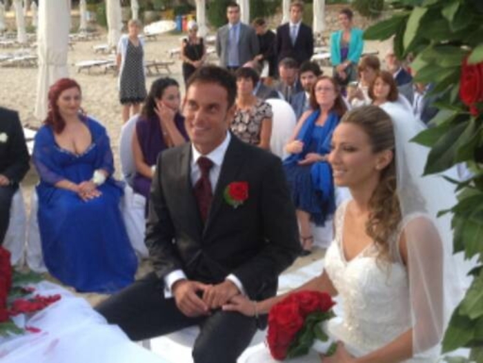 Due sportivi a nozze: il catanese Paolo Pizzo sposa in spiaggia la bella Lavinia