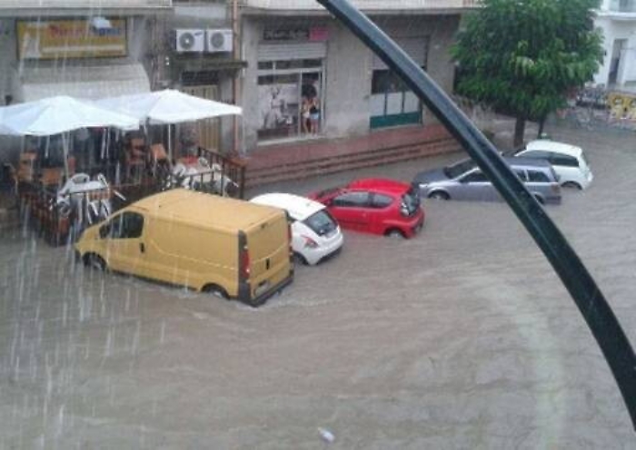 Favara, nubifragio estivo trascina via anche le automobili