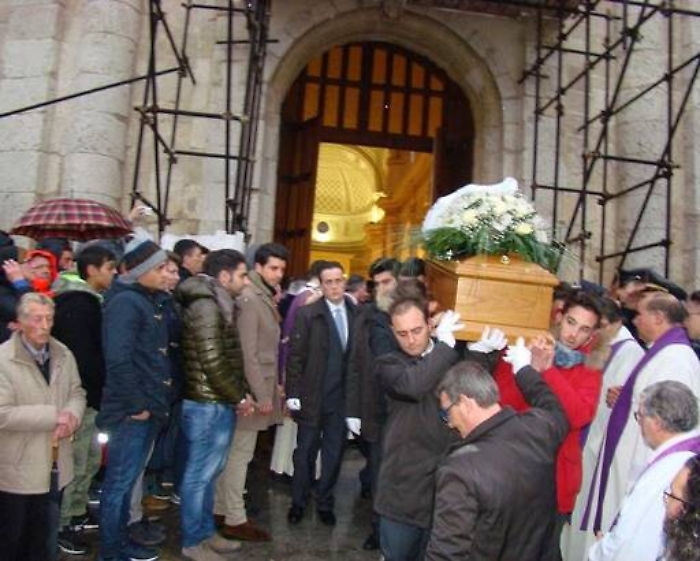 Folla a San Cataldo per i funerali di Aldo Naro