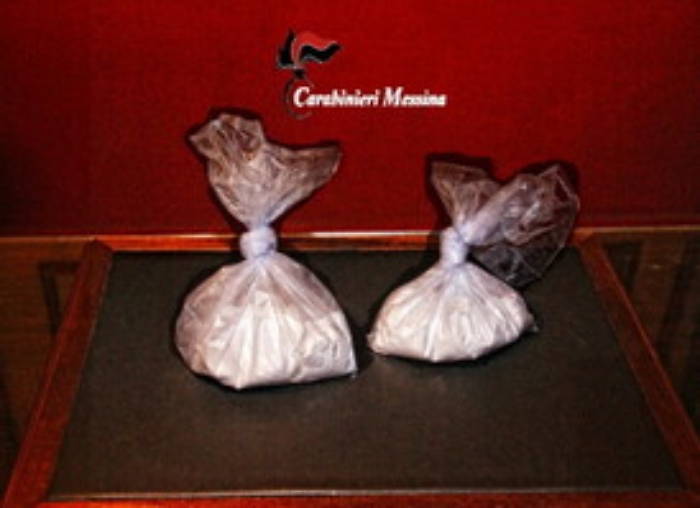 Scende dal traghetto con mezzo chilo di cocaina, agrigentino arrestato a Messina