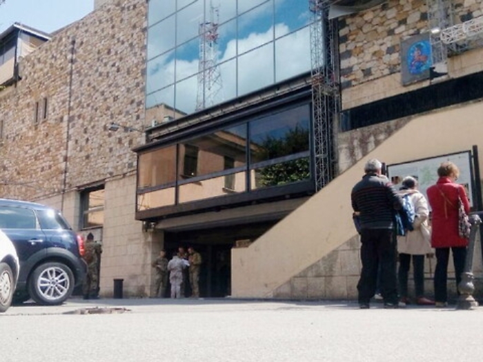 Taormina, ancora nubi sul Palazzo dei congressi