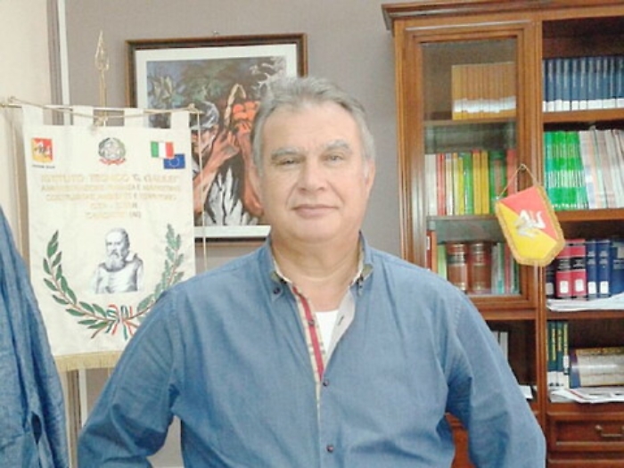 Canicatt&igrave;, libri scolastici a basso costo scritti dagli stessi insegnanti