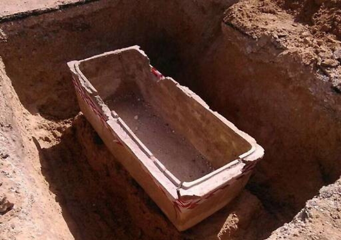 Gela, scoperte tre necropoli e sepolcri durante gli scavi per la nuova rete idrica