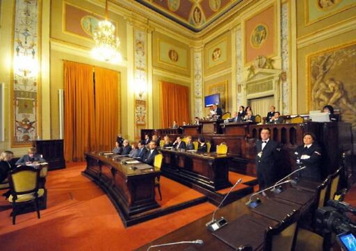 Governo e maggioranza affondano all&rsquo;Ars il mutuo da 2 miliardi torna in commissione