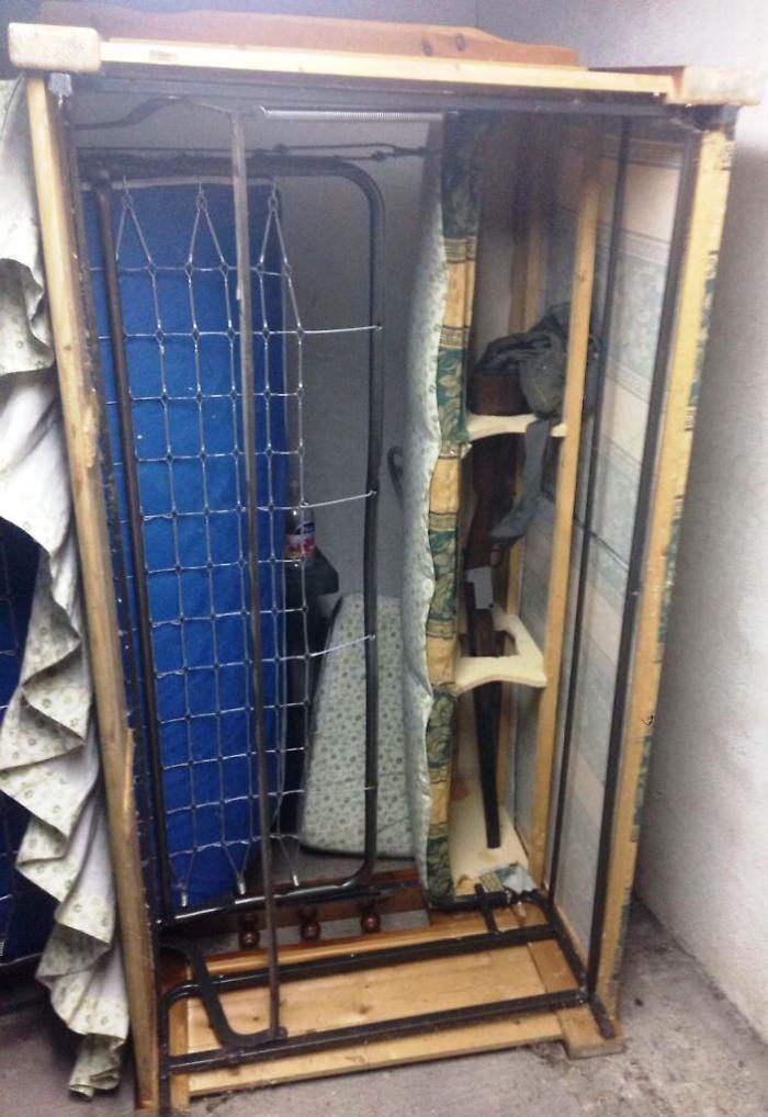 Mascalucia, nascondeva fucile sotto il divano: arrestato 27enne