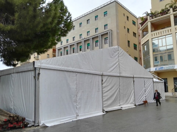 Si lavora per l'apertura di Palatenda e palafood